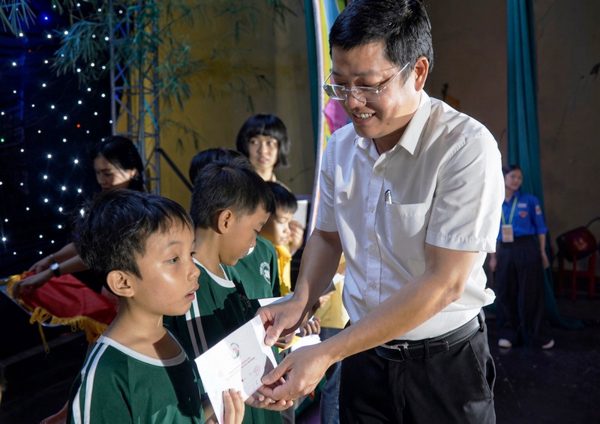 Đêm hội trăng rằm ở Huế