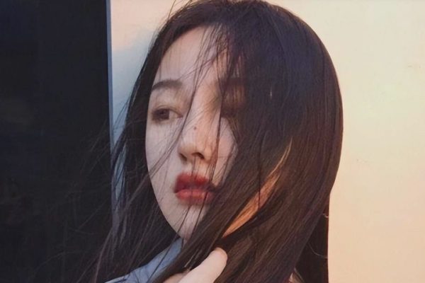 Đêm tân hôn, tôi bật khóc chạy ra khỏi phòng vì phát hiện bí mật của chồng