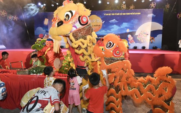 Đêm trung thu đặc biệt của thiếu nhi đặc khu Côn Đảo