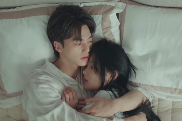 Đến thăm vợ cũ ốm, tôi bật khóc khi thấy thứ cô ấy cất trong phòng ngủ