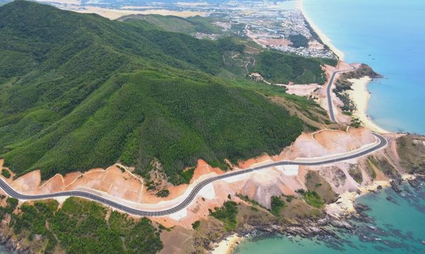 Đèo Lộ Diêu ven biển Gia Lai thông xe
