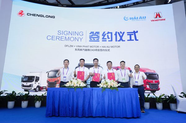 DFLZM và các đối tác Việt Nam xây dựng nhà máy CKD tại CAEXPO