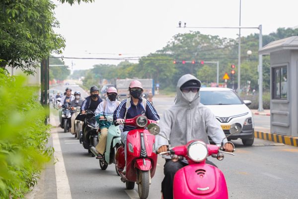 ĐH Quốc gia Hà Nội phản hồi việc sinh viên lo không được đi xe máy xăng ở Hòa Lạc
