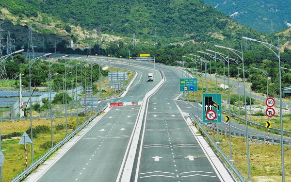 Đi cao tốc Bắc - Nam phía Đông dịp lễ Quốc khánh 2-9, có những trạm dừng nghỉ nào?