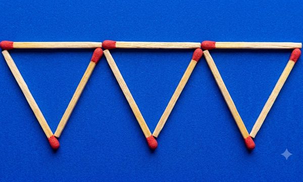 Di chuyển 3 que diêm nào để tạo 4 hình tam giác?
