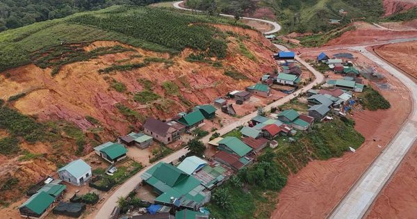 Di dời 13 hộ ở khu dân cư thôn Đưng K’Nớ 5 khỏi vùng sạt lở ở Lâm Đồng