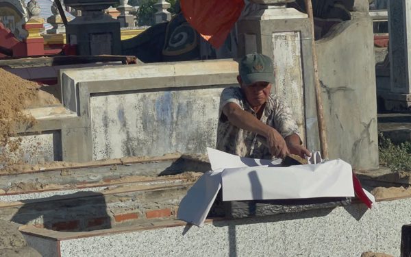 Di dời hơn 1.800 ngôi mộ nhường 'đất vàng' làm công viên ở thành phố Huế