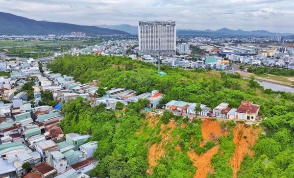 Di dời toàn bộ hơn 220 hộ dân sống trong 'điểm nóng' sạt lở ở Gia Lai