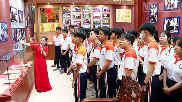 Địa chỉ đỏ giáo dục truyền thống thế hệ trẻ Vĩnh Long