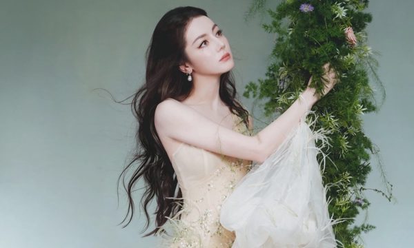 Địch Lệ Nhiệt Ba diện đầm lụa Bảo Lộc