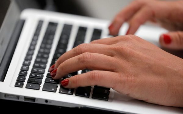 Dịch vụ 'bảo vệ, lấy lại tài khoản Facebook' có đáng tin?