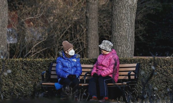 Dịch vụ 'làm con thuê' cho người già ở Trung Quốc