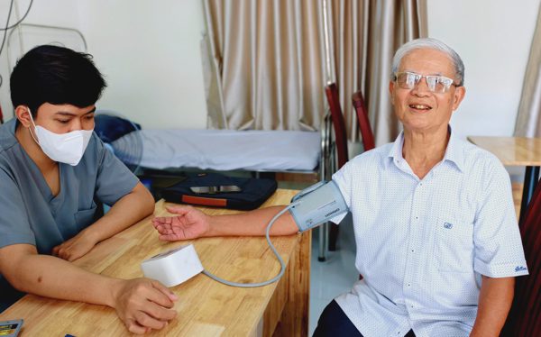 Điểm hẹn 'vui vẻ' quen thuộc của cụ ông, cụ bà ở Bình Tân