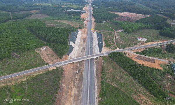 Điểm nghẽn khiến dòng vốn tư nhân khó chảy vào hạ tầng giao thông