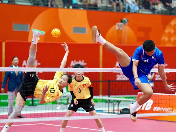 Điểm sáng trong bức tranh trầm lắng