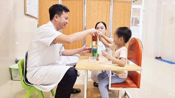 Điểm tựa cho những “mặt trời nhỏ”