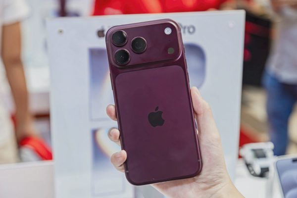 Điểm tuần: iPhone 18 Pro Max lên kệ, màu Đỏ Burgundy cháy hàng tại Việt Nam