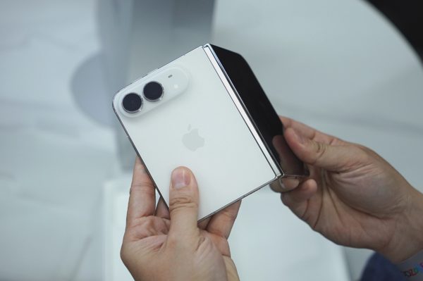 Điểm tuần: iPhone Duo lên kệ, Internet toàn cầu gặp sự cố