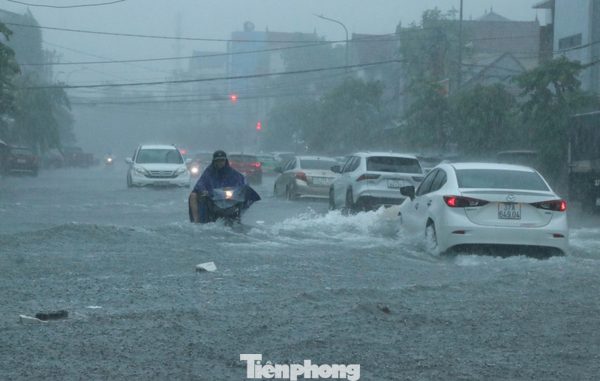 Điểm yếu khiến Vinh 'thất thủ' trong trận mưa kỷ lục