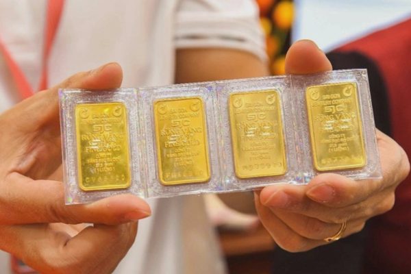 Diễn biến lạ của vàng: Thế giới tăng, vàng SJC giảm 1,3 triệu đồng/lượng