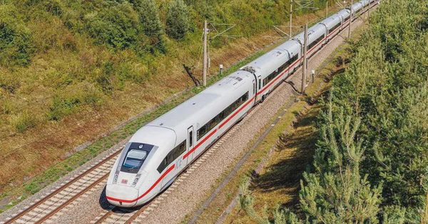 Diễn biến mới nhất về siêu dự án đường sắt tốc độ cao 350km/h đi qua 15 tỉnh thành, vốn đầu tư 67 tỷ USD, dự kiến khởi công vào tháng 12/2027