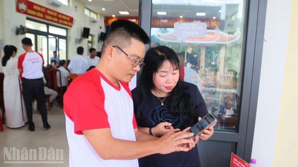 Diên Lâm đưa nền tảng số kết nối đến từng người dân