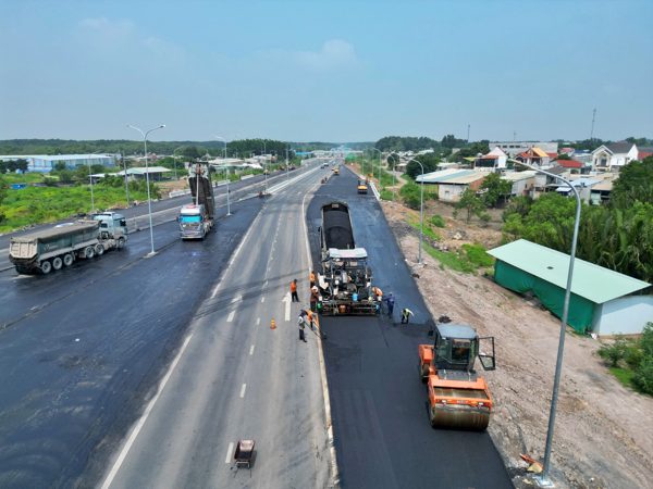 Diện mạo siêu nút giao kết nối 2 cao tốc huyết mạch ở phía Nam