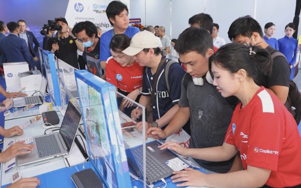Điện Máy Xanh triển khai không gian trải nghiệm công nghệ chuẩn quốc tế trong cửa hàng Thế Giới Di Động