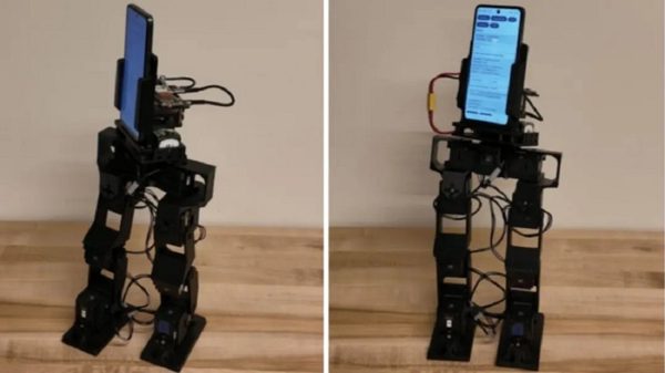 Điện thoại cũ mở ra cách chế tạo robot biết đi giá rẻ