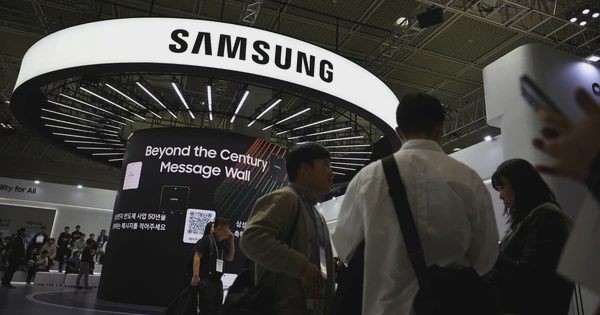 Điện thoại Galaxy gặp khó, Samsung vẫn lãi kỷ lục hơn 80 tỉ USD