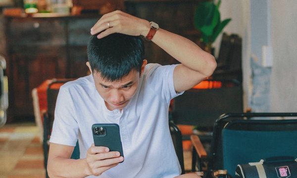 Điên tiết vì gọi hotline hãng hàng không chỉ thấy chatbot AI trả lời vô hồn