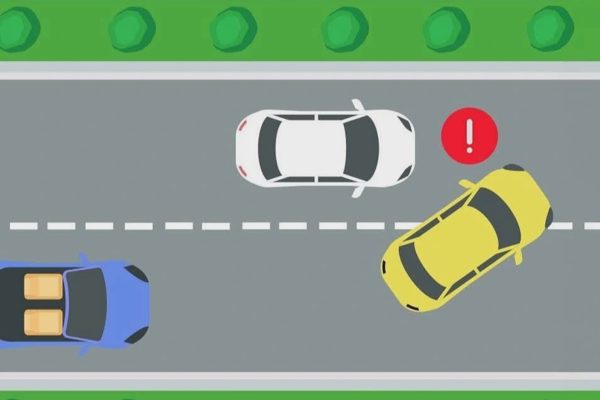 “Điền vào chỗ trống” trên cao tốc: Xe chen ngang có thể bị phạt nặng