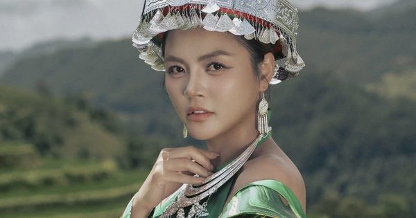Diễn viên Thu Quỳnh catwalk trên ruộng bậc thang
