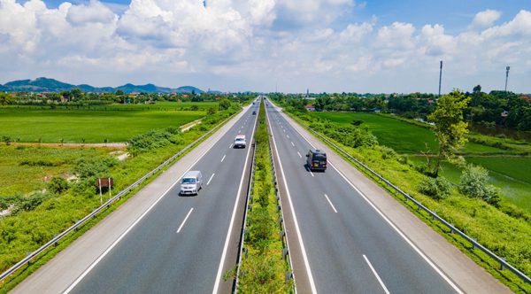 Điều chỉnh giảm tốc độ tối đa trên cao tốc Cầu Giẽ-Ninh Bình xuống 100 km/giờ