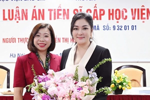 Điều chưa biết về hành trình thành Tiến sĩ của hoa hậu Nguyễn Thị Huyền