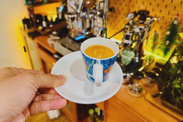 Điều gì tạo nên hương vị đa dạng của một ly cà phê?