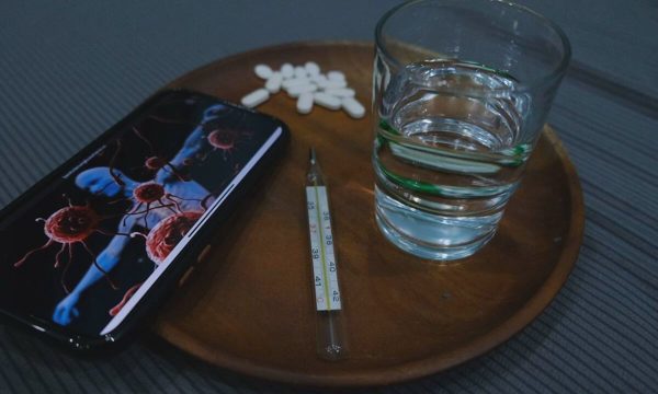 Điều gì xảy ra với đường ruột khi uống kháng sinh?
