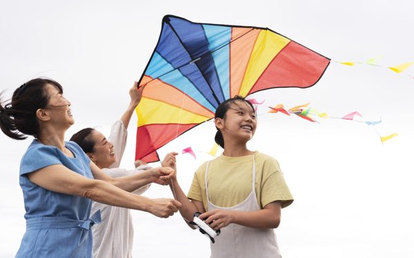 Diều kéo cả em bé bay lên trời: Chuyện tưởng đùa mà có thật