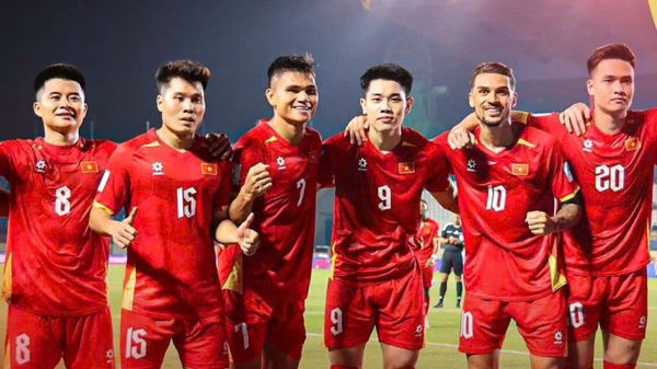 Đình Bắc ghi bàn, đội tuyển Việt Nam thắng Philippines trận ra quân