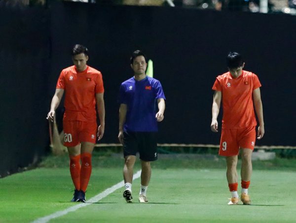 Đình Bắc phải tập riêng, bỏ ngỏ khả năng đấu Malaysia tại tranh hạng 3 FIFA ASEAN Cup 2026