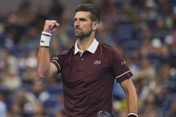 Djokovic thể hiện bản lĩnh, tiến vào tứ kết China Open 2026
