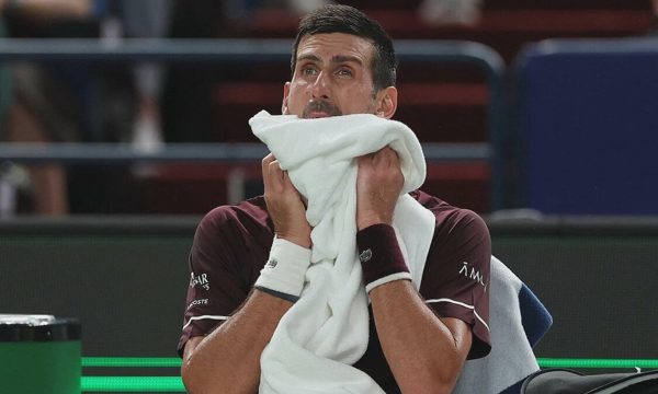 Djokovic thua ngay trận ra quân ở Thượng Hải Masters