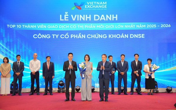 DNSE vươn vào top 10 môi giới VNX, cán mốc 2 triệu tài khoản