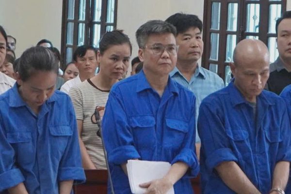 Đồ hộp Hạ Long dùng thịt lợn dịch tả: Cựu tổng giám đốc lĩnh 19 năm tù
