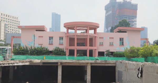 Dỡ sân khấu Sen Hồng, nhường chỗ làm ga đường sắt Bến Thành - Cần Giờ