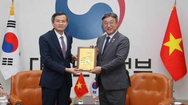 Đoàn công tác Học viện Chính trị quốc gia Hồ Chí Minh thăm và làm việc tại Hàn Quốc