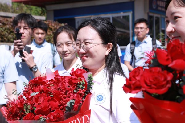 Đoàn đại biểu thanh niên Trung Quốc tham gia Hành trình đỏ nghiên cứu, học tập tại Việt Nam năm 2026