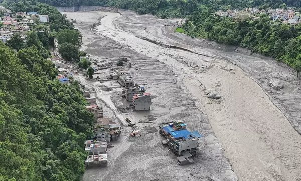 Đoàn du khách được tử thần bỏ qua trong lũ quét Nepal