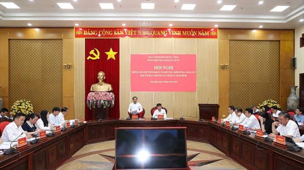 Đoàn kiểm tra, giám sát của Bộ Chính trị làm việc với Ban Thường vụ Tỉnh ủy Ninh Bình