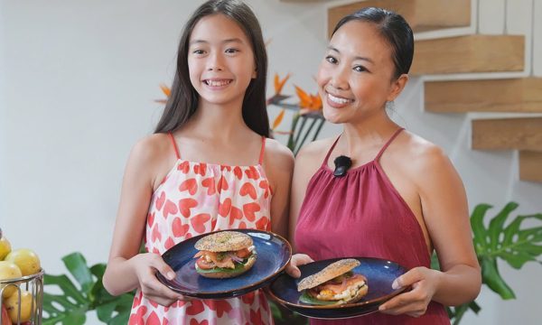 Đoan Trang làm bánh bagel cá hồi